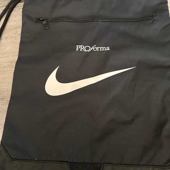 2 New Nike Bags! One backpack One Drawstring NWOT - Picture 5 of 7